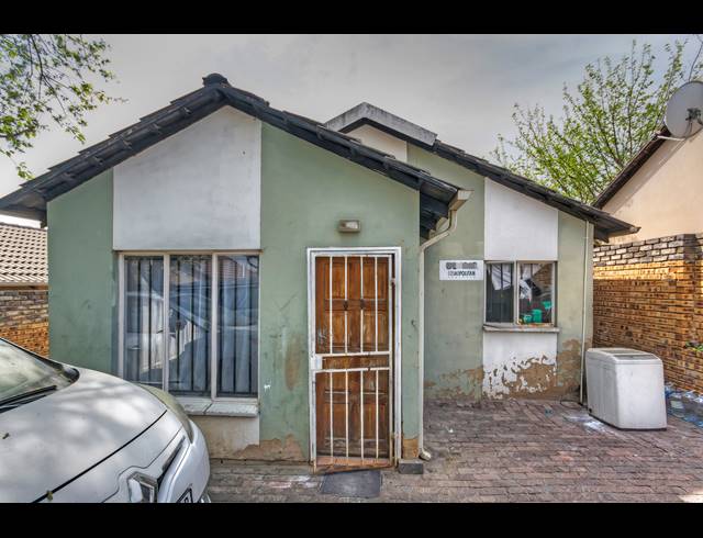 3 BEDROOM HOUSE FOR SALE IN COSMO CITY
